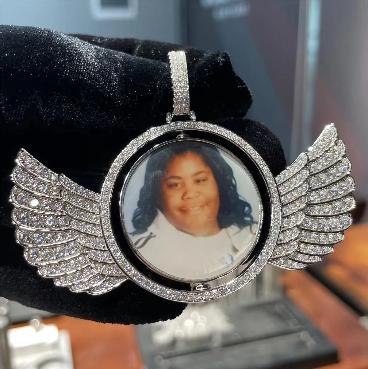 Spinning Picture Pendant with Wings