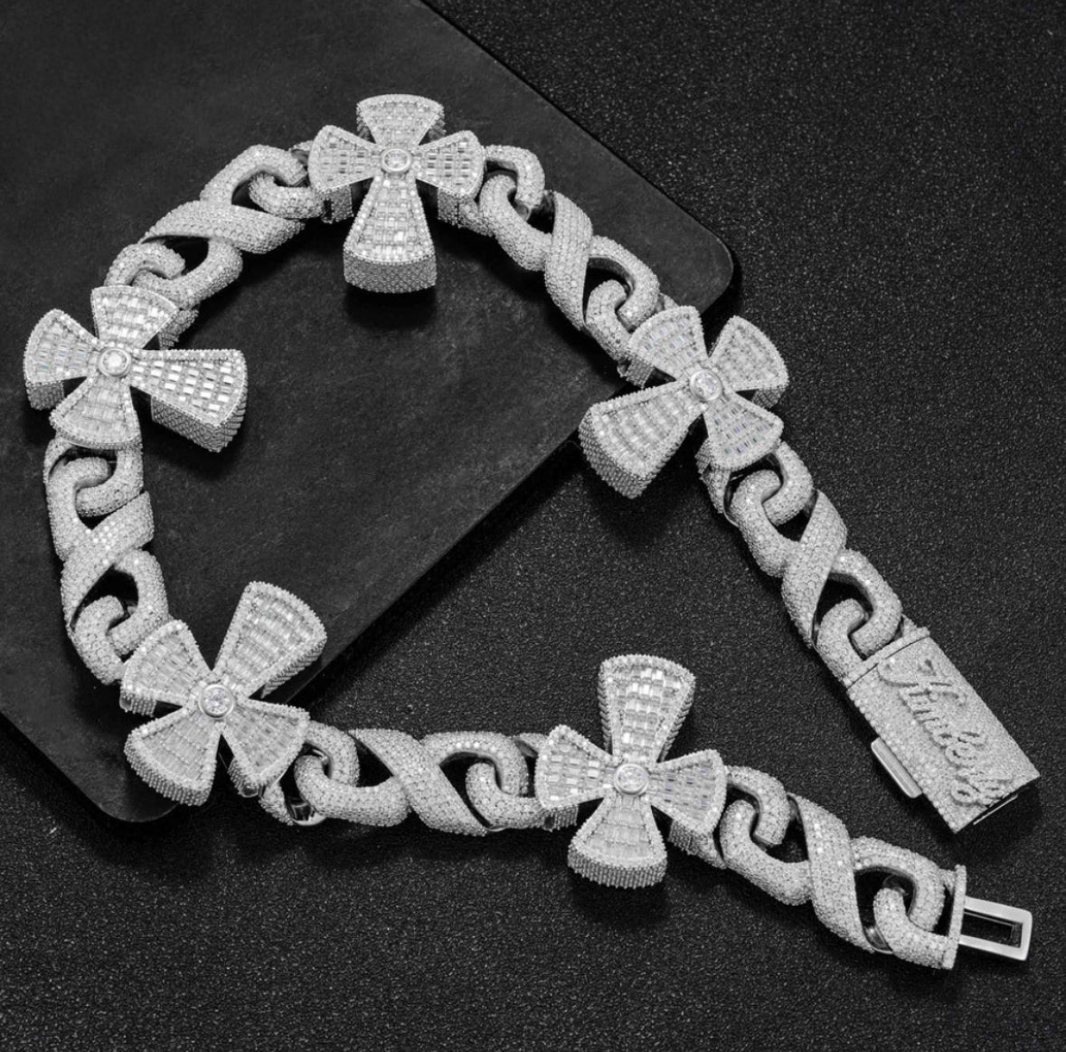 18mm Big Cross Twisted Link Chain