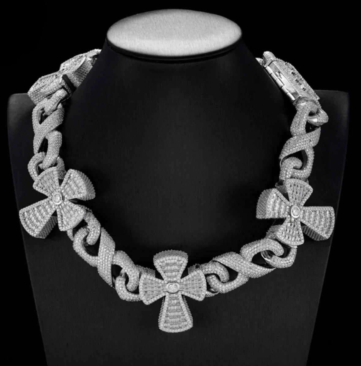 18mm Big Cross Twisted Link Chain