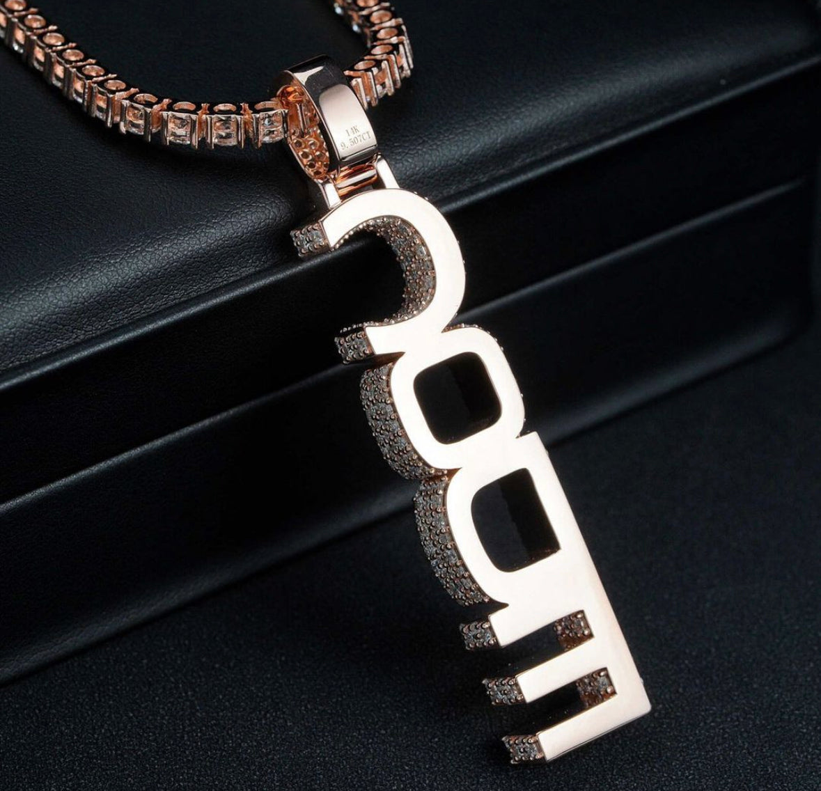 Vertical stack custom pendant