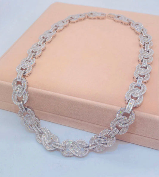 Baugette infinity link chain