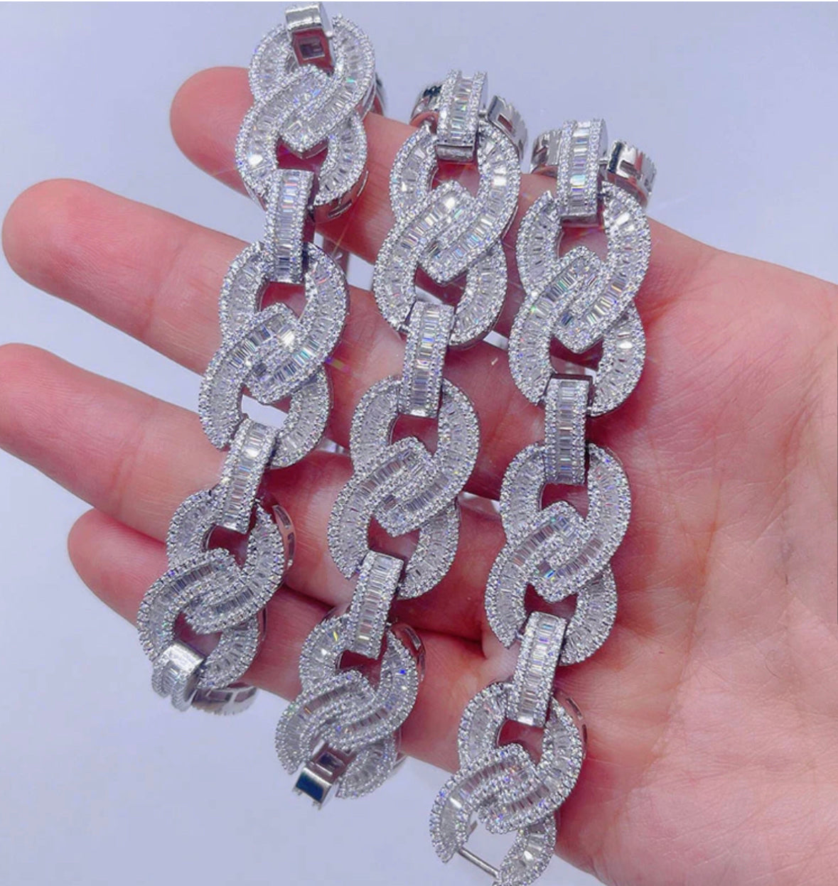 Baugette infinity link chain